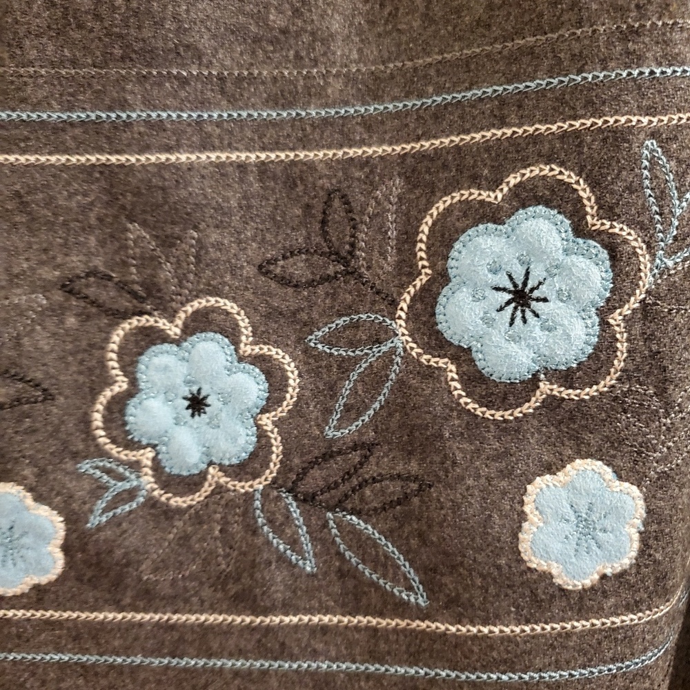Skirt - Picture 2 of 3